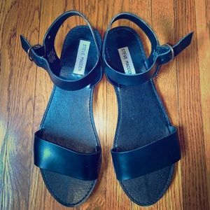 Steve Madden Donddi Black Leather Sandals